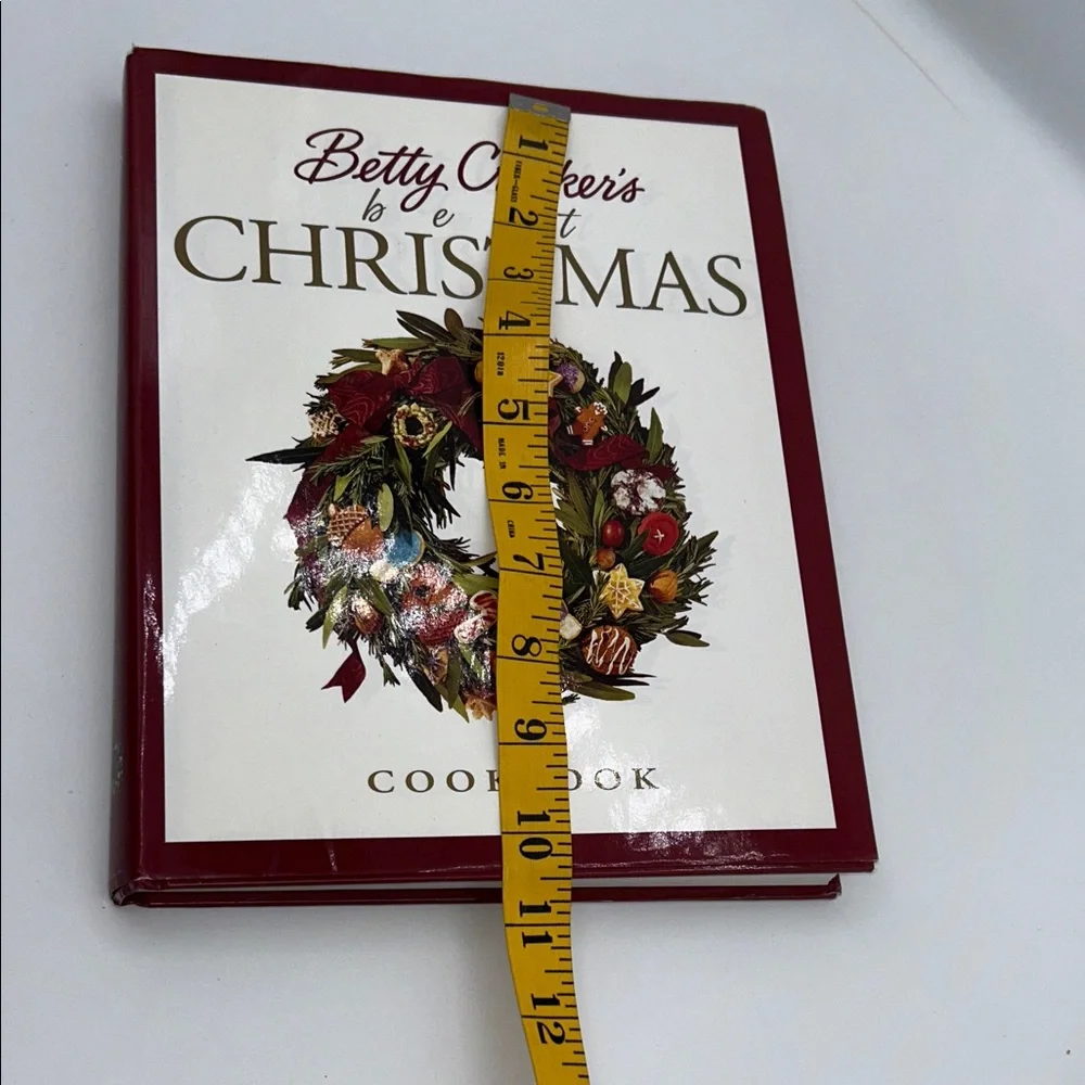 Betty Crocker Red and Gold Christmas Cookbook